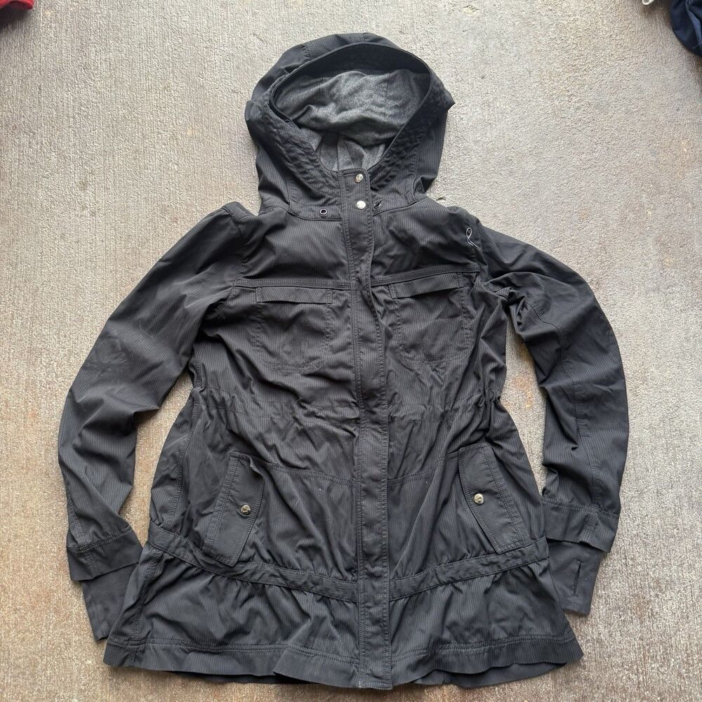 Lululemon women's gray apres practice anorak jacket in size Small